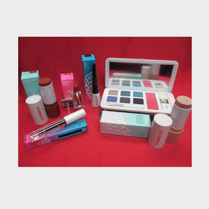 NEW!  MODELS OWN TRY ME BOX SET